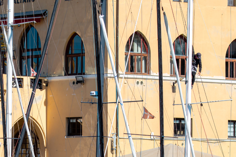 Mast and line handling course